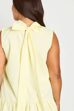 boohoo Robe Mini Grande Taille Col Montant À Volant<Femme Robes Patineuses|Robes