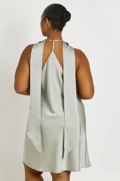 boohoo Robe Mini Grande Taille À Décolleté Plongeant Avec Franges À Pompons Et Détail Foulard<Femme Robes|Robes De Soirée