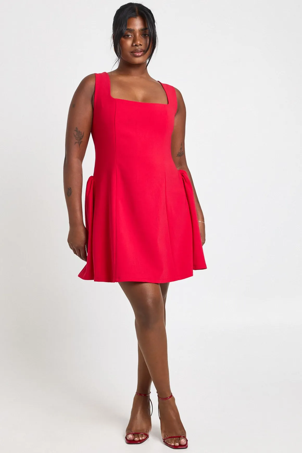 Robe Mini Grande Taille À Encolure Carrée Et Jupe Évasée