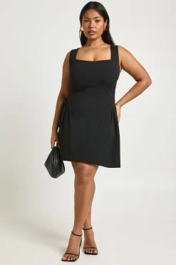 Robe Mini Grande Taille À Encolure Carrée Et Jupe Évasée
