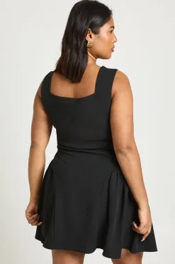 Robe Mini Grande Taille À Encolure Carrée Et Jupe Évasée