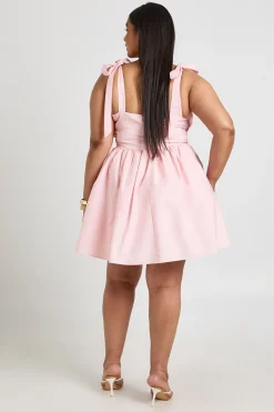 boohoo Robe Mini Grande Taille En Coton À Buste Froncé Et Bretelles Nouées Aux Épaules<Femme Toutes Les Robes|Robes Patineuses
