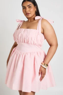 boohoo Robe Mini Grande Taille En Coton À Buste Froncé Et Bretelles Nouées Aux Épaules<Femme Toutes Les Robes|Robes Patineuses