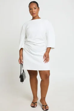 boohoo Robe Mini Grande Taille À Manches Ballon 3/4 Et Taille Cintrée Froncée<Femme Tons Neutres|Robes