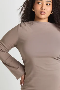 boohoo Robe Mini Grande Taille À Taille Froncée Et Manches Évasées<Femme Robes À Manches Longues|Robes