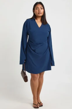 Robe Mini Grande Taille Tissée à Détail Drapé Portefeuille