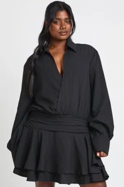 boohoo Robe Mini Grande Taille À Volants Froncés Et Texture<Femme Robes Patineuses|Robes À Manches Longues