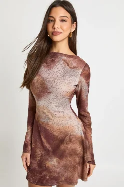 Robe mini imprimée aux paillettes et sequins, décolleté fendu, manches évasées