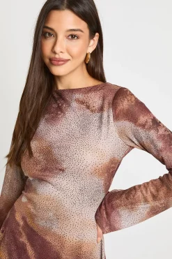 Robe mini imprimée aux paillettes et sequins, décolleté fendu, manches évasées