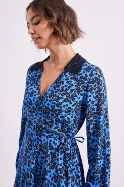 Dorothy Perkins Robe Mini Imprimée à Détail Col en Dentelle Florale Bleue Portefeuille<Femme Satin Et Dentelle|Robes À Manches Longues