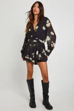 boohoo Robe mini à imprimé floral avec fronces à l'avant<Femme Robes À Manches Longues|Robes