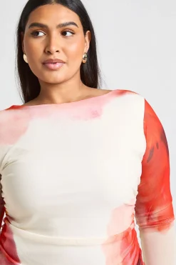 boohoo Robe Mini À Imprimé Floral Grande Taille<Femme Robes À Manches Longues|Robes