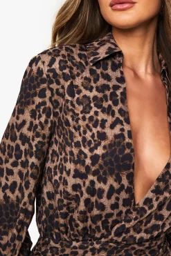 Robe mini à jupe froncée à volants imprimée léopard