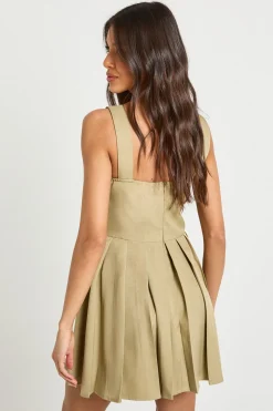 Robe mini à jupe plissée évasée