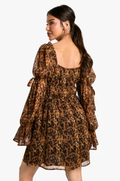 boohoo Robe mini laitière en chiffon à motif léopard<Femme Robes À Manches Longues|Robes
