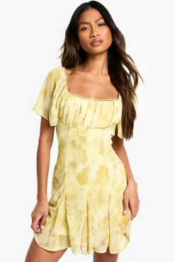 Robe Mini Laitière Florale à Ourlet Godet