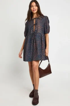 Robe mini léopard à nouer à l'avant