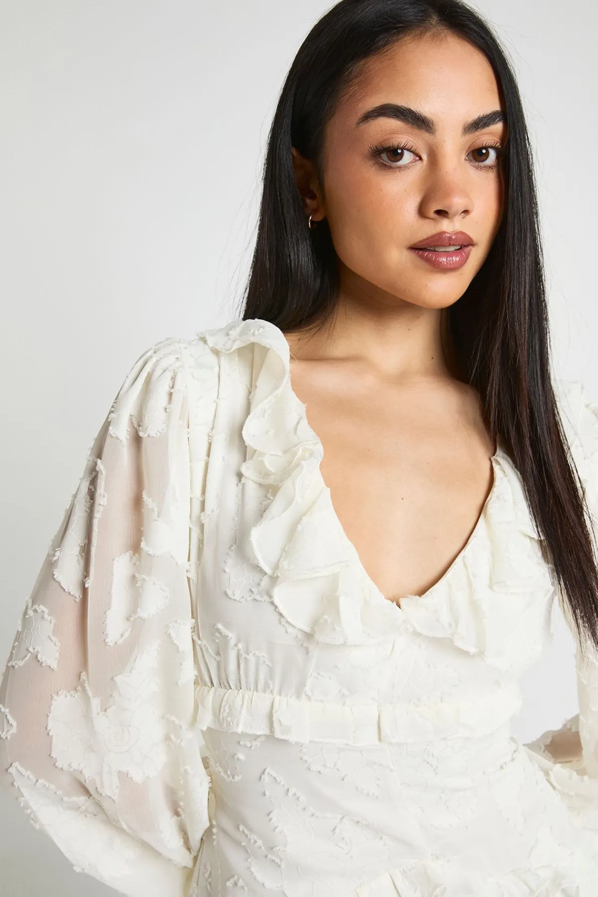 boohoo Robe Mini À Manches Bouffantes Et Détail Volant En Tissu Dévoré<Femme Robes À Manches Longues|Robes
