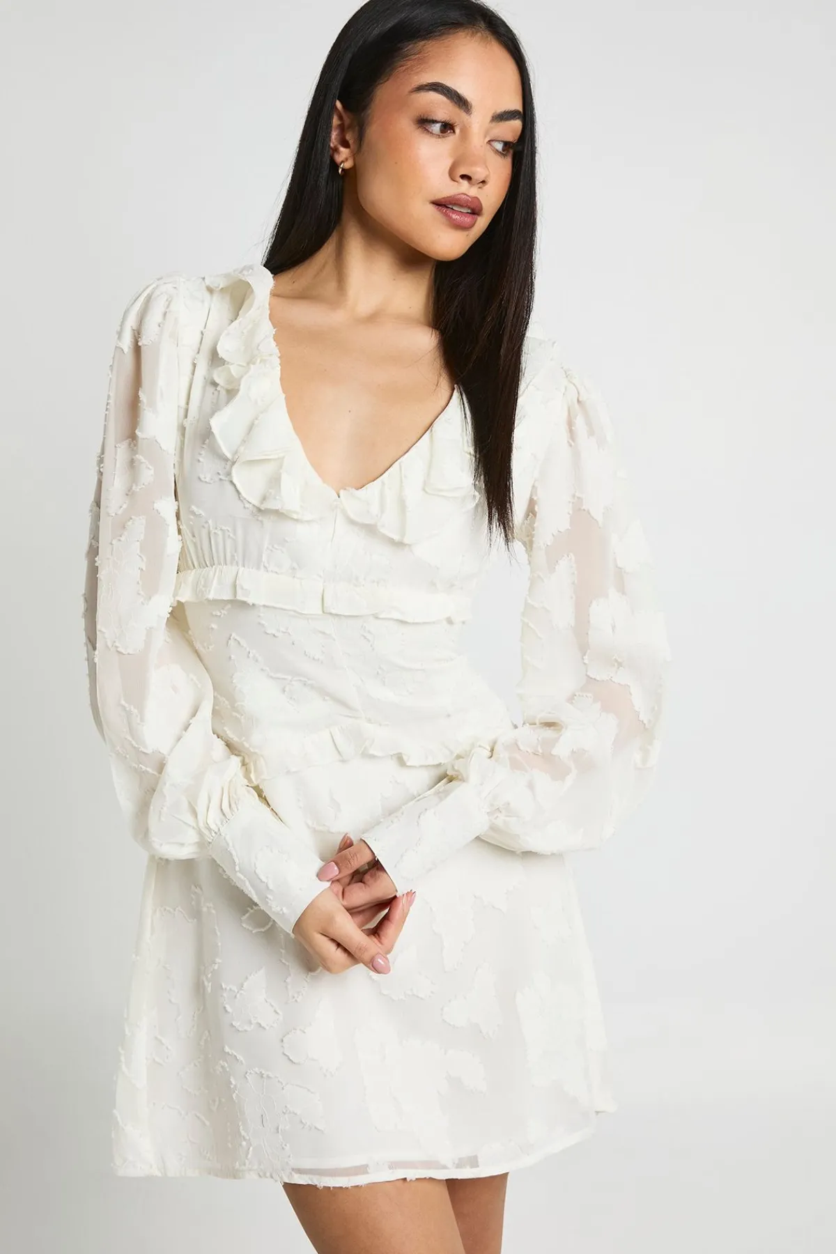 boohoo Robe Mini À Manches Bouffantes Et Détail Volant En Tissu Dévoré<Femme Robes À Manches Longues|Robes