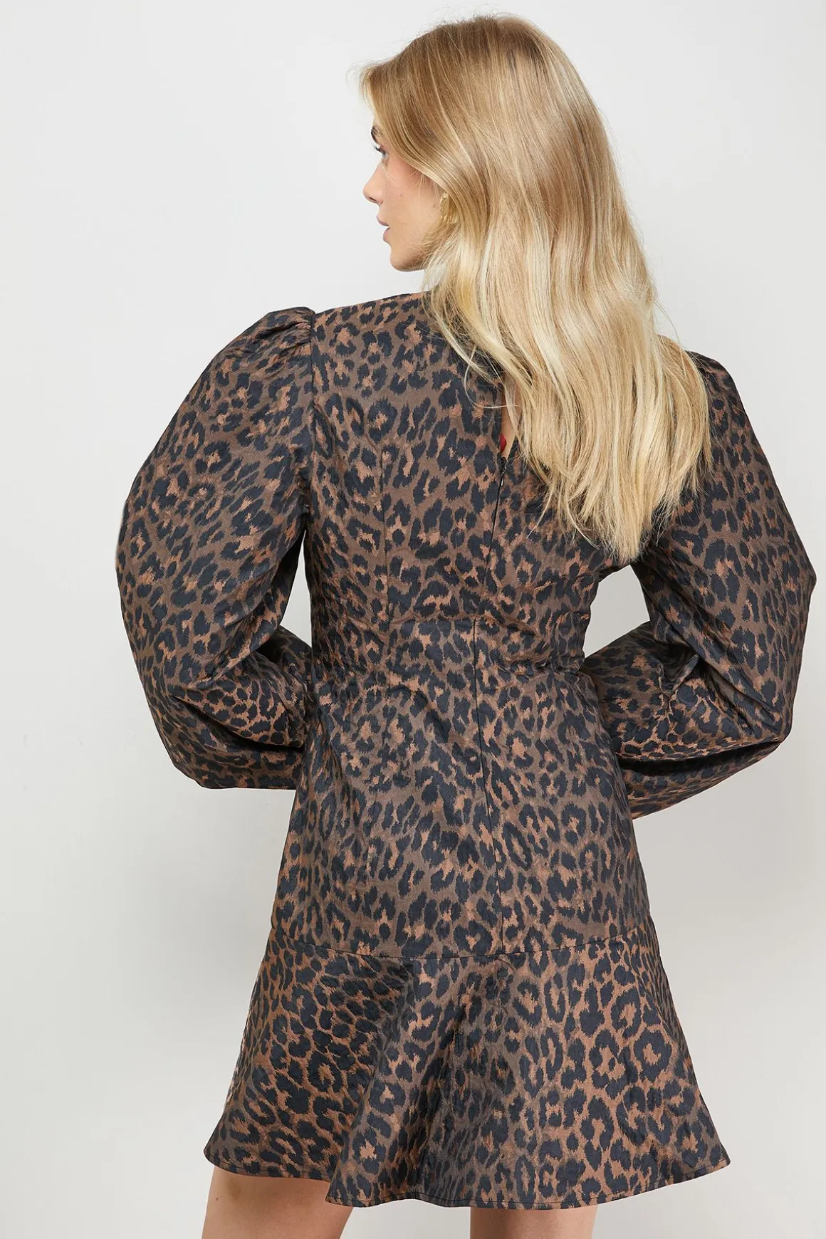 Robe Mini à Manches Bouffantes en Jacquard Imprimé Léopard