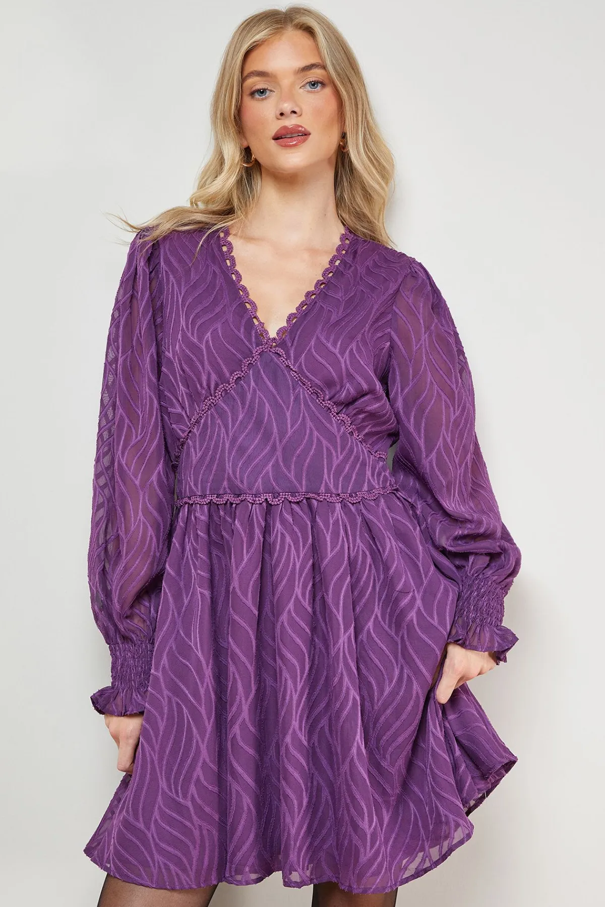 Oasis Robe Mini à Manches Bouffantes avec Détails de Finition Jacquard Animal<Femme Robes Bohème|Robes À Manches Longues