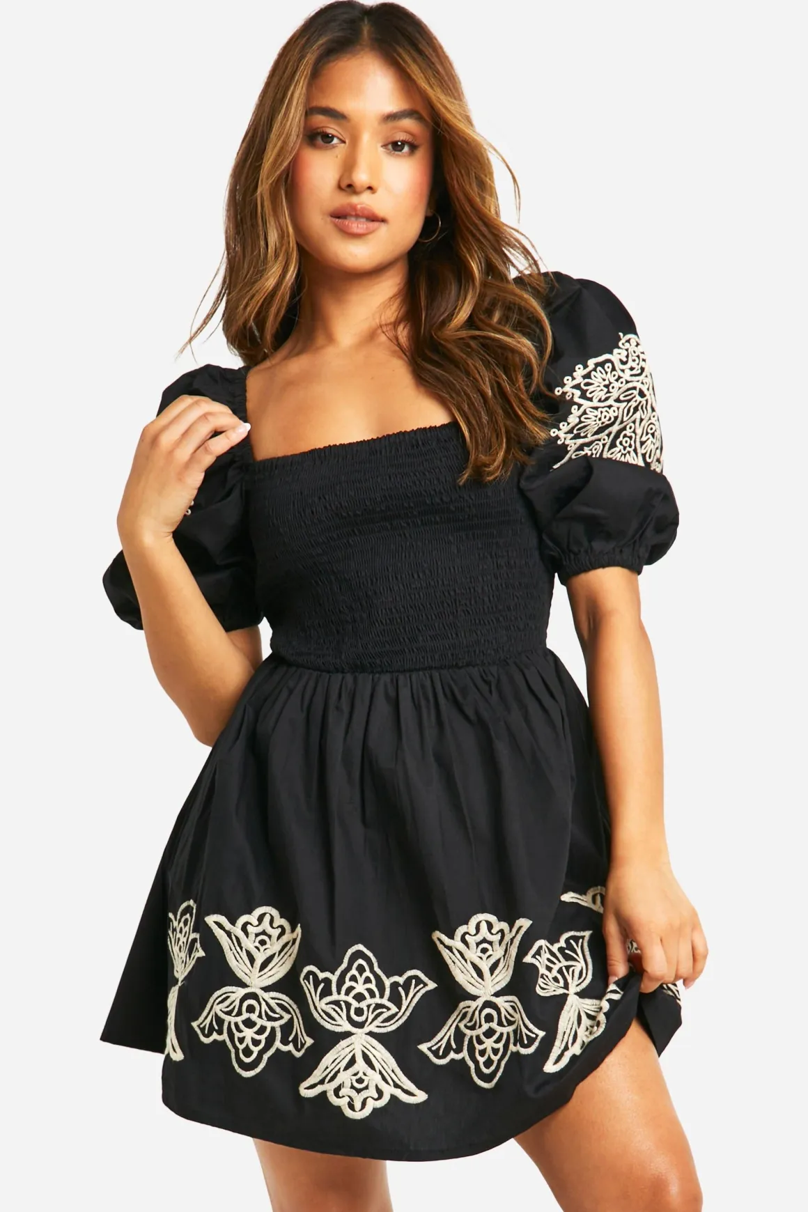 Robe Mini À Manches Bouffantes Brodée Petite Taille