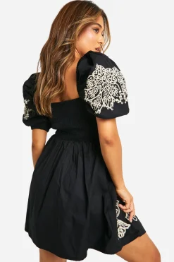 Robe Mini À Manches Bouffantes Brodée Petite Taille