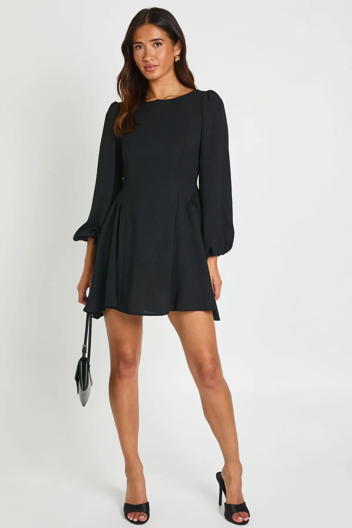 boohoo Robe Mini À Manches Bouffantes Et Texture Martelée<Femme Robes Patineuses|Robes À Manches Longues