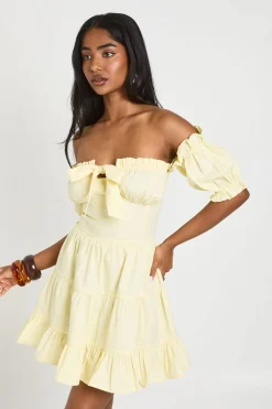 boohoo Robe Mini À Manches Bouffantes Et Buste Froncé<Femme Robes Patineuses|Robes