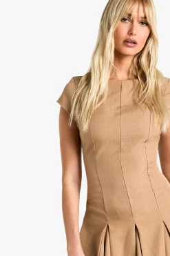 boohoo Robe Mini à Manches Cap et Plis en Boîte<Femme Tailleurs|Robes Patineuses