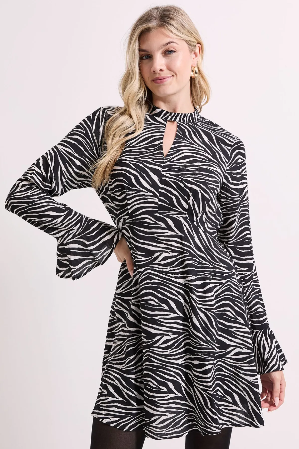 Dorothy Perkins Robe Mini à Manches Longues avec Découpe au Décolleté<Femme Toutes Les Robes|Robes À Manches Longues
