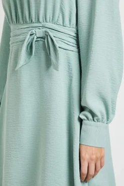 Robe Mini À Manches Longues Avec Nœud À La Taille