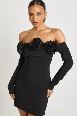 Robe mini à manches longues avec détail rose
