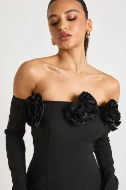 Robe mini à manches longues avec détail rose