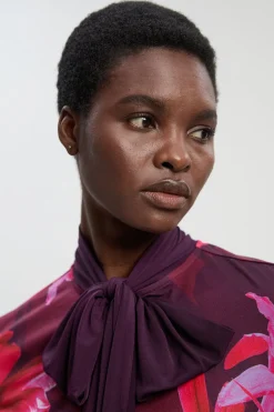 Robe Mini à Manches Longues avec Encolure Nouée et Imprimé Floral en Crêpe