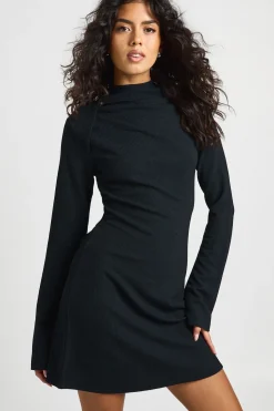Robe Mini à Manches Longues Côtelée avec Col Montant
