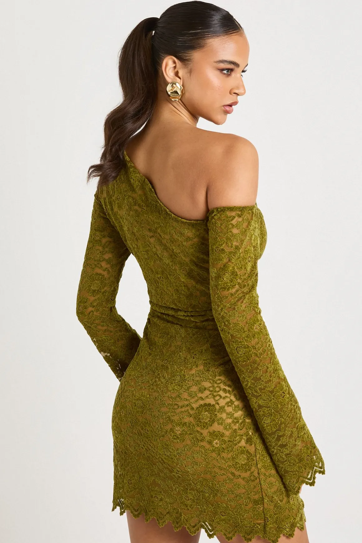 Robe mini à manches longues en dentelle velours