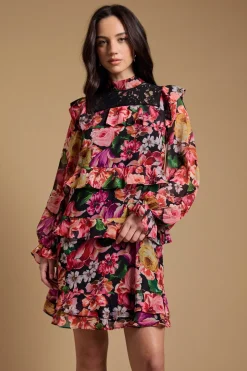 Robe Mini à Manches Longues en Mousseline Imprimée avec Détails en Dentelle et Volants Étagés