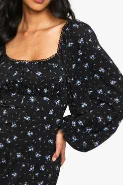 Robe mini à manches longues Milkmaid avec ourlet godet et imprimé floral