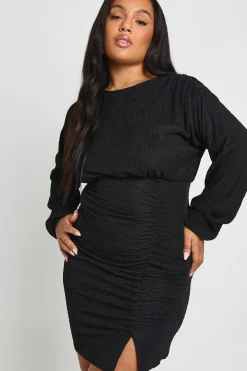 Robe mini à manches longues Plus à texture froissée et froncée
