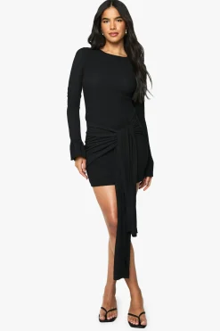 Robe mini à manches évasées avec détail drapé texturé