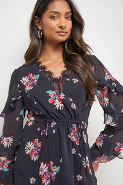 Robe Mini à Manches Volantées avec Détails en Dentelle Imprimée