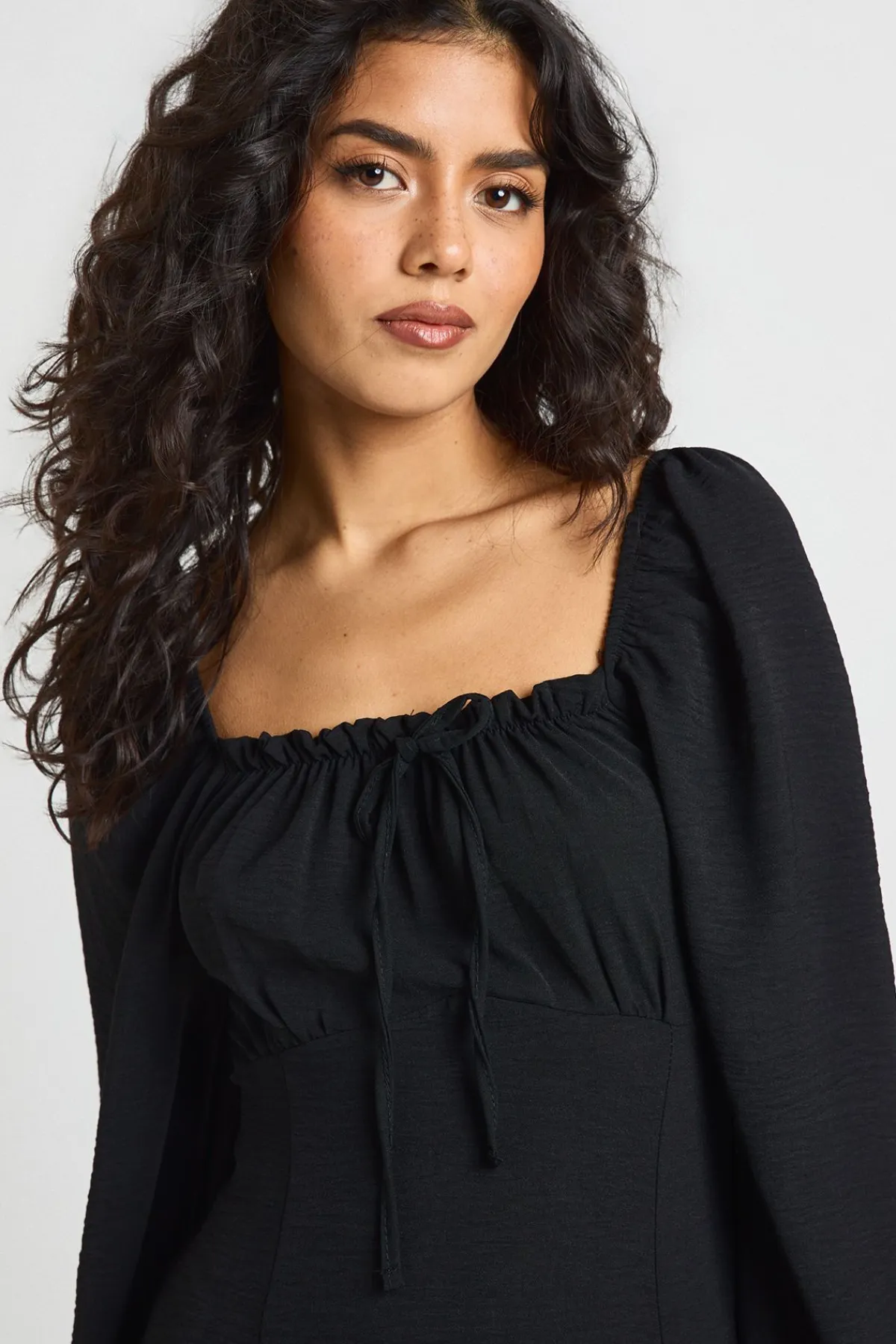 boohoo Robe Mini Milkmaid à Manches Bouffantes Texturées<Femme Robes À Manches Longues|Robes