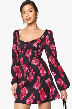 boohoo Robe mini milkmaid à motif floral Blur<Femme Robes Patineuses|Robes À Manches Longues