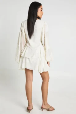 Robe Mini À Motif Floral Dévoré Avec Manches Volumineuses Et Ourlet À Volants