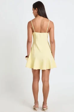 boohoo Robe Mini Moulante À Bretelles En Crêpe Stretch Avec Bonnets Intégrés Et Ourlet À Volant<Femme Robes Moulantes|Robes