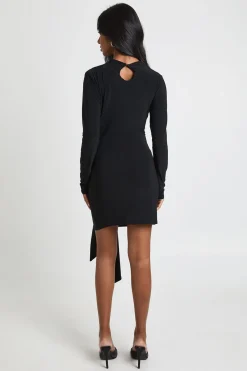 Robe Mini Moulante à Col Intégré et Détail Croisé Devant