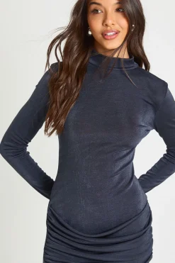Robe mini moulante à encolure haute et taille drapée