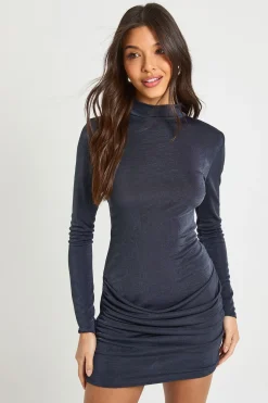 Robe mini moulante à encolure haute et taille drapée