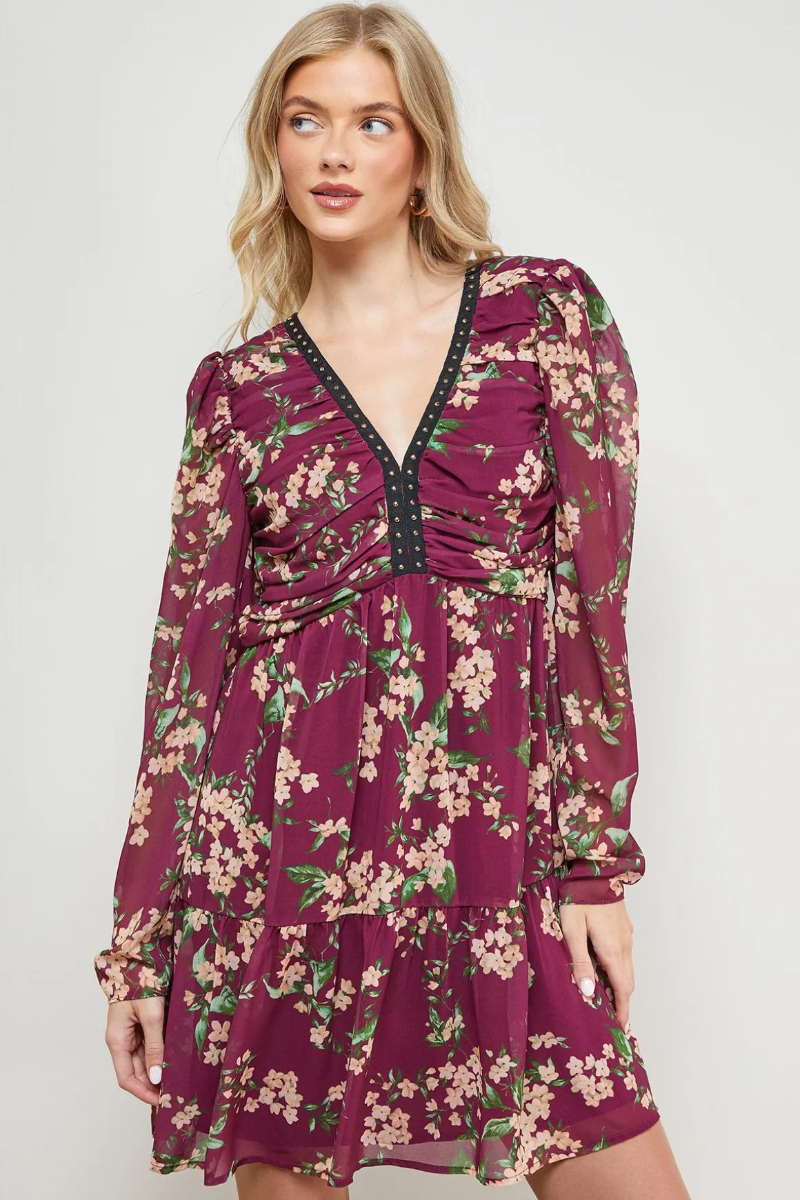 Robe Mini Moulante à Imprimé avec Épaules Statement et Fronces